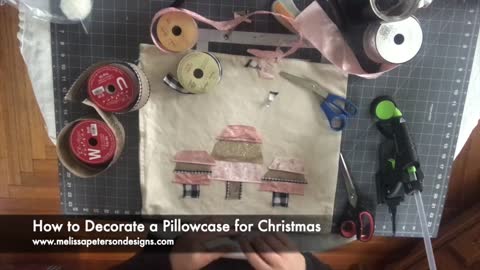 How to Decorate a Pillowcase for Christmas