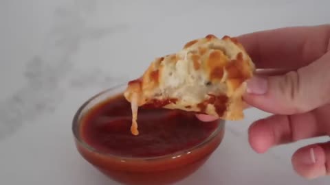 Pepperoni pizza rolls