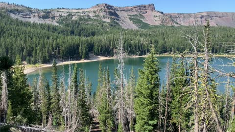 Central Oregon - Three Sisters Wilderness - Tam McArthur Rim Trail View - 4K