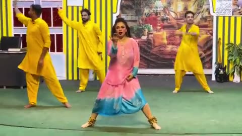 Nida_Chaudhary_new_Punjabi_mujra_video_2023(