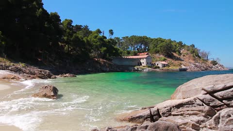 The beach with the sound of the waves