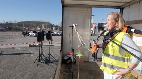 RA Cornelia Letsche: "Erst recht der Staat hat die Verpflichtung die Wahrheit zu sagen und das, was er sagt auch beweisen zu können." | Autokorso-Demo Ravensburg 21.02.21 | ÜberlingenFM