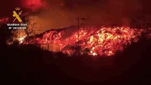 A short Video of Canary Island of La Palma’ Cumbre Viej volcano right now 💥💥💥