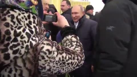 Djevojčica neutješno plakala na Božić, a onda je došao Putin...