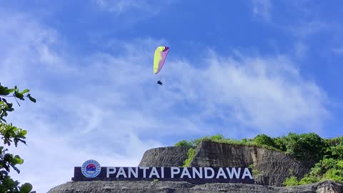 PANDAWA BEACH BALI - PARAGLIDING