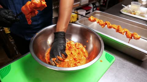 New York City Food - BUTTER CHICKEN & NAAN GupShup Indian NYC