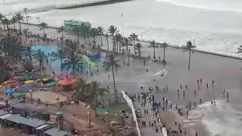 Horrible Durban beach high waves video