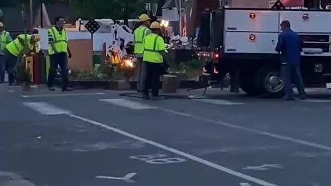 Minneapolis Workers Move into Clear Memorial at George Floyd Square