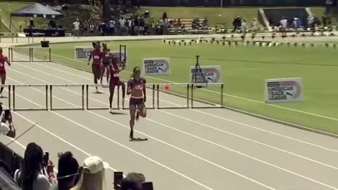 Sydney mclaughlin femke bol crush 400 meter hurdles 2024 paris olympics