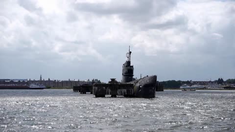 Up Periscope? Yell: A Submarine!