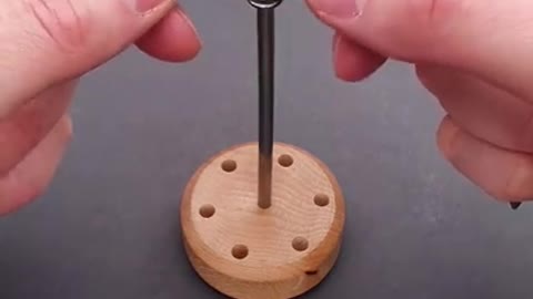 #PUZZLE # screws// nails # impossible balancing puzzle