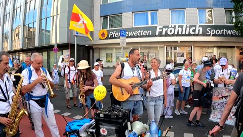 Live Musik - Friedens - Umzug in Frankfurt am 25.06.2022 - Europens United for Freedom -
