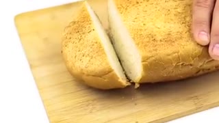 1 MINUTE CRAFTS BREAD SLICING HACK HOW TO PROPERLY INSERT EAR PLUGS AND 5 TRICK