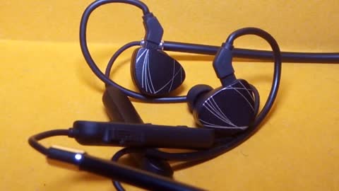 Moondrop Aria Review An Average to mediocre sounding Earphone that does not compete