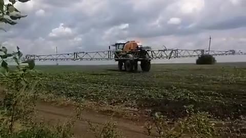 Ukrainian Soldiers Watch Over Farmers in Kharkiv Oblast