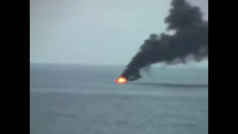 NEW!!! Somali pirates try to hijack US navy ship