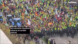 Gli agricoltori spagnoli protestano e paralizzano Madrid