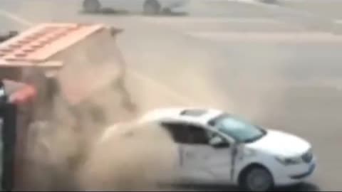 Watch how God save live of the car passengers