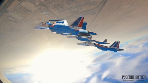 The areal performance of Su-35s of Russian Knights Aerobatic Team at Dubai Airshow 2023