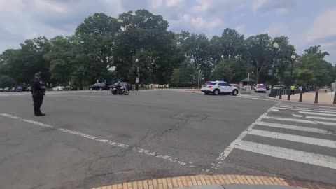 Police order lockdown at US Capitol buildings during search for active shooter
