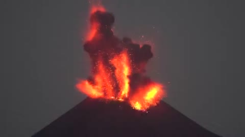 Volcano eruption live!!!