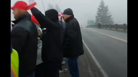 And they're off!!! Live from 232 overpass in Langley. BC truckers on the way to Ottawa!