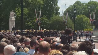 Buckingham Place: Horse Guards