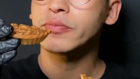 Pecan pie ASMR mukbang