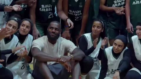 LeBron James visits young Saudi basketball players