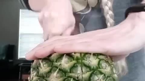 How to Cut Up a Pineapple Fast & Easy