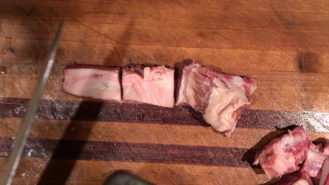 How to Chop Pork Ribs for Deep Frying, Braising, or Red-Braising