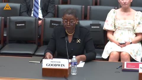 Professor Goodwin says it's constitutional to mandatorily vaccinate you all.