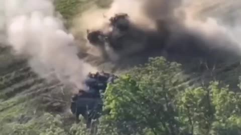 Dramatic Video of Ukrainian Bradley Rescues a Unit Pinned Down By Intense Fire