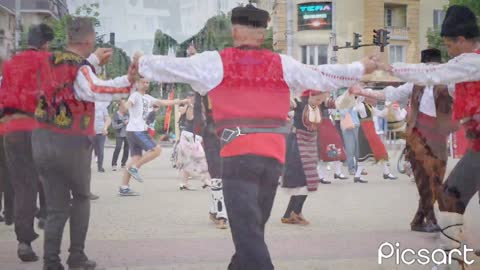 Bulgarian Folk Dance Klip