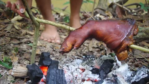 Cooking Pork Leg BBQ Recipe - Roasted pig Leg bbq eating so delicious