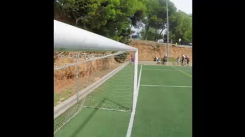 Leo Messi crossbar challenge