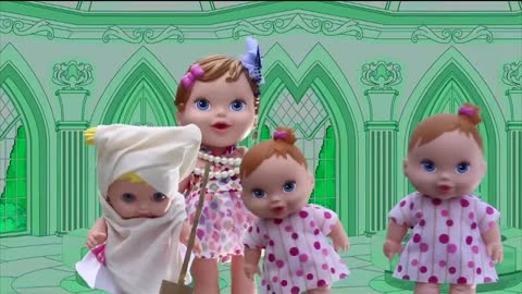 Princesa Cinderela da Disney com bonecas da Cotiplás.