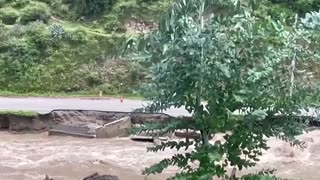 Heavy rains trigger deadly landslide in south Peru