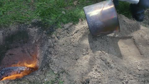 How To Melt Aluminum With A Hole In The Ground