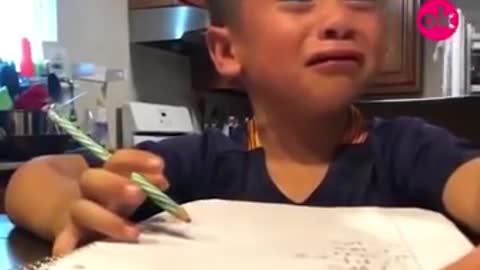 😂🤣Dos tipos de niños haciendo las tareas, imposible no reír 😂🤣