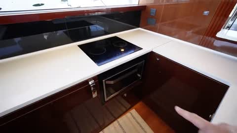 £650,000 Yacht Tour : 2015 Princess 52-14