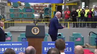 Biden once again looks lost leaving the stage