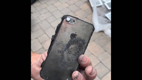 Iphone Burnt up Never leave your phone plugged in after fully charged