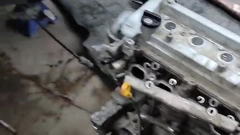 Disassembly and repair of large engine, engine repair