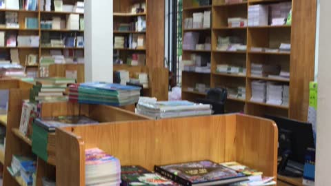 A few minutes admire the bookstore in Vietnam