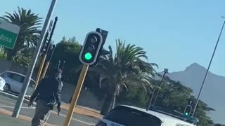 Law enforcement officers shoot tires of suspect in Cape Town
