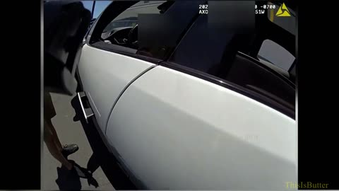 Bodycam shows a driverless Waymo car pulled over by Phoenix police officer