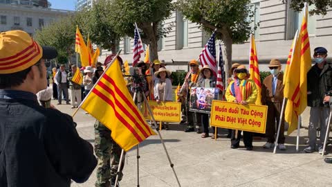 Biểu tình chống cờ máu San Francisco California