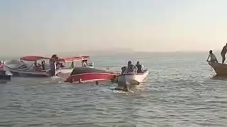 Rescate de pasajeros en Caño del Oro