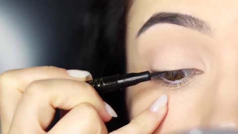 Beginners Eyeliner Makeup Tutorial | How To Apply Eyeliner